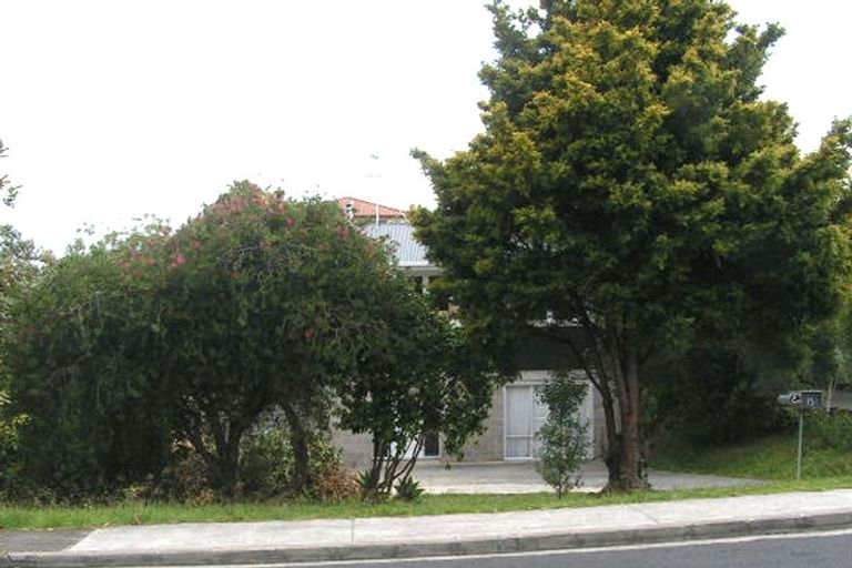 Photo of property in 13 Bond Crescent, Forrest Hill, Auckland, 0620