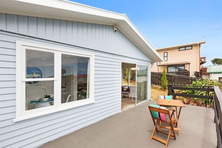Photo of property in 129 Conclusion Street, Ascot Park, Porirua, 5024
