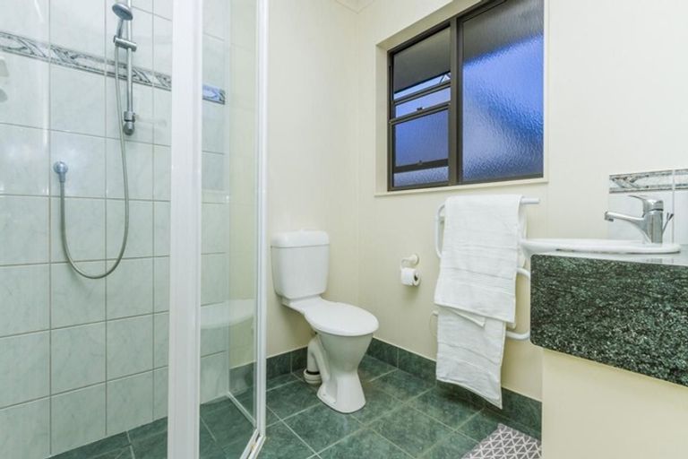 Photo of property in 5 Shiloh Way, Greenhithe, Auckland, 0632