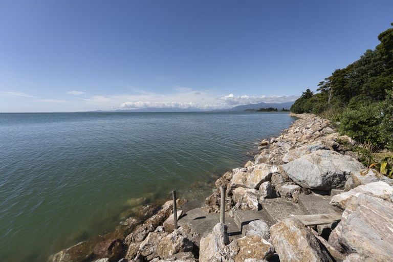 Photo of property in 49 Totara Avenue, Collingwood, 7073