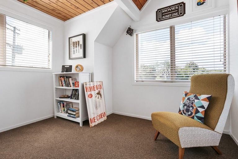 Photo of property in 306 Omokoroa Road, Omokoroa, 3114