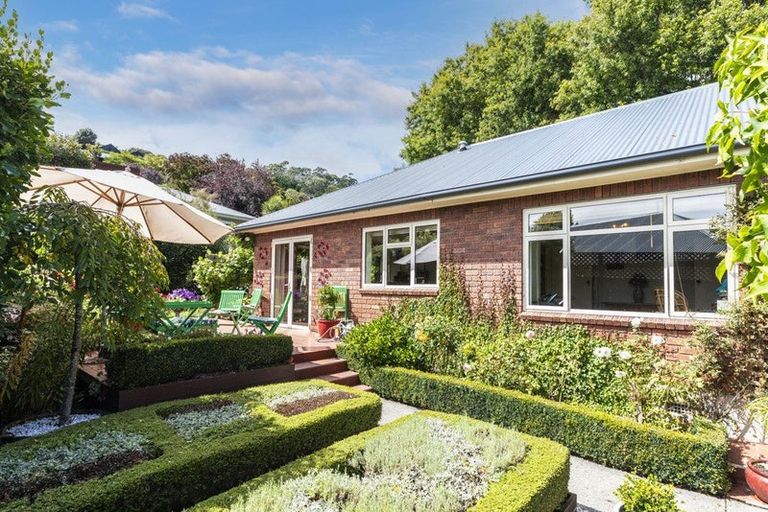 Photo of property in 19 Bowenvale Avenue, Cashmere, Christchurch, 8022