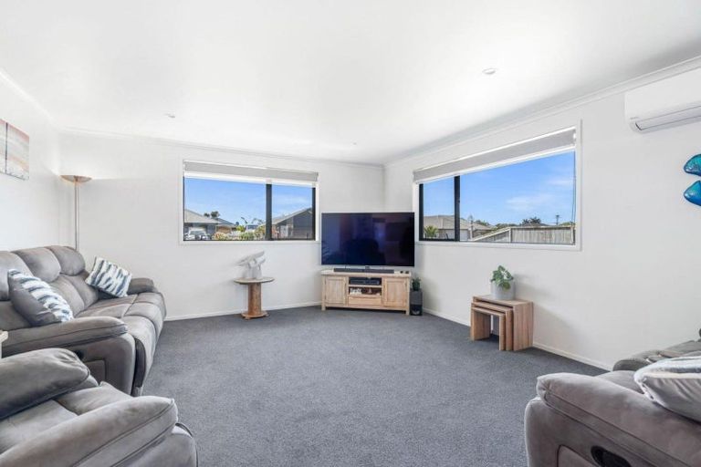 Photo of property in 9 Kahukaka Road, One Tree Point, 0118