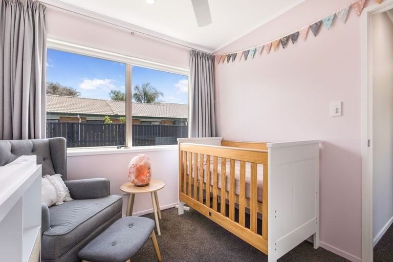 Photo of property in 37 Evanda Crescent, Conifer Grove, Takanini, 2112