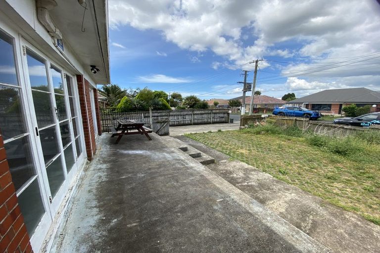 Photo of property in 17 Elizabeth Avenue, Papatoetoe, Auckland, 2025
