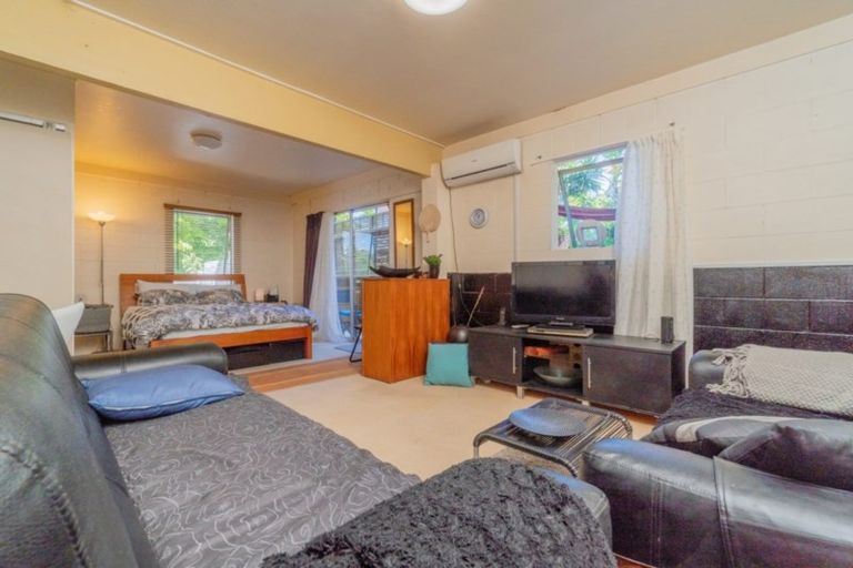 Photo of property in 1 John Downs Drive, Browns Bay, Auckland, 0630