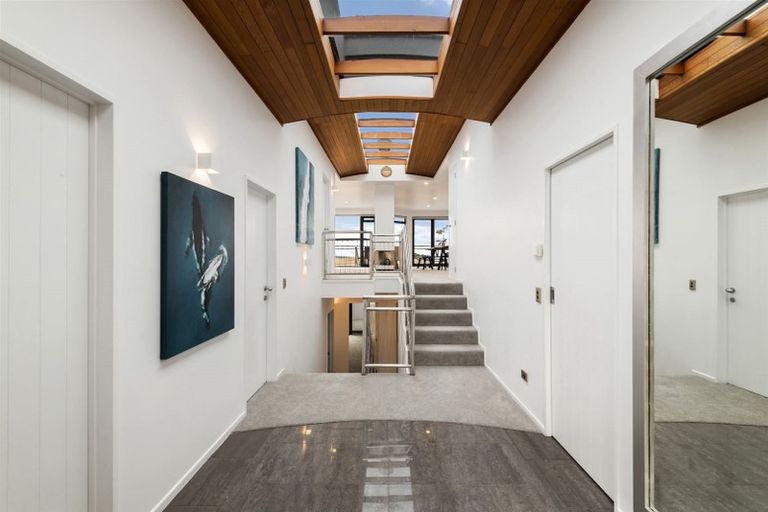 Photo of property in 18 Pacific Parade, Army Bay, Whangaparaoa, 0930