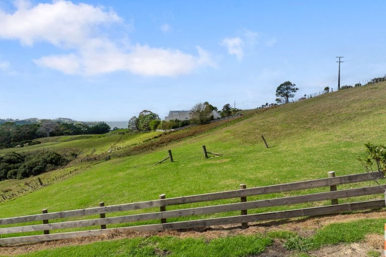 Photo of property in 149 Hillcrest Road, Hatfields Beach, 0931