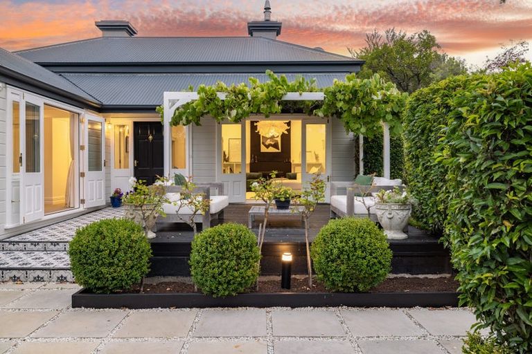 Photo of property in 34 Glandovey Road, Fendalton, Christchurch, 8052