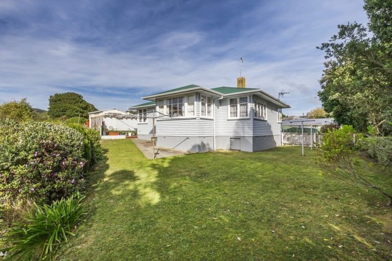 Photo of property in 130 Bedford Street, Cannons Creek, Porirua, 5024