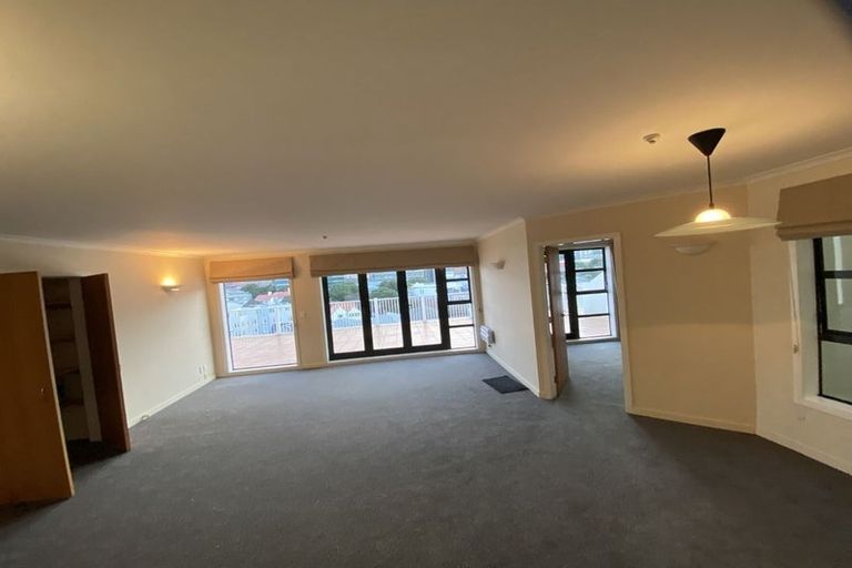 Photo of property in Endeavour Apartments, 6/125 Thorndon Quay, Pipitea, Wellington, 6011