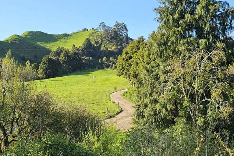 Photo of property in 2386 Tarata Road, Tarata, Inglewood, 4387