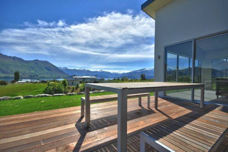 Photo of property in 7 Valley Crescent, Wanaka, 9305