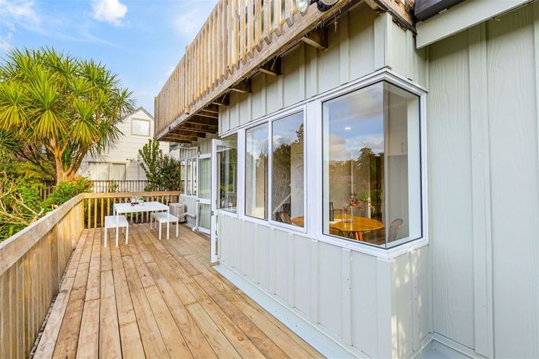 Photo of property in 1/51 Aeroview Drive, Beach Haven, Auckland, 0626