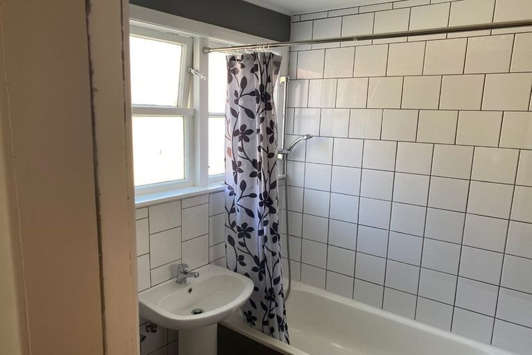 Photo of property in 6 Main Street, Hospital Hill, Napier, 4110