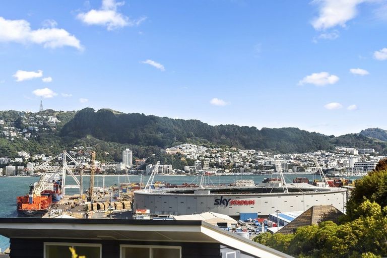 Photo of property in 100 Barnard Street, Wadestown, Wellington, 6012