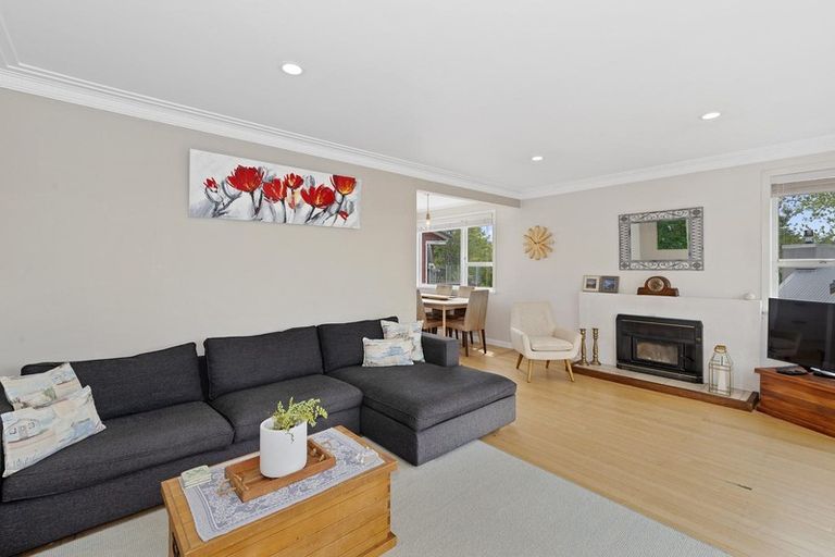 Photo of property in 90 Tiroroa Avenue, Te Atatu South, Auckland, 0610