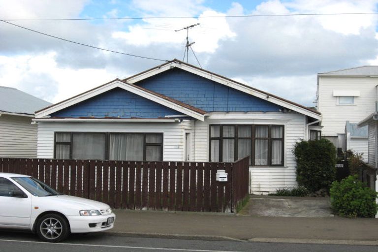 Photo of property in 132 Rongotai Road, Kilbirnie, Wellington, 6022
