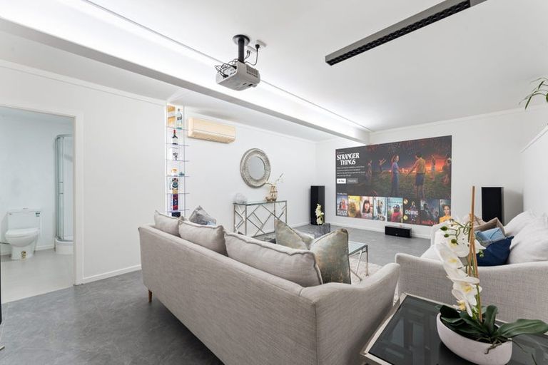 Photo of property in 23 Ravenwood Drive, Forrest Hill, Auckland, 0620