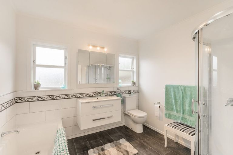 Photo of property in 367 Main Road, Tawa, Wellington, 5028