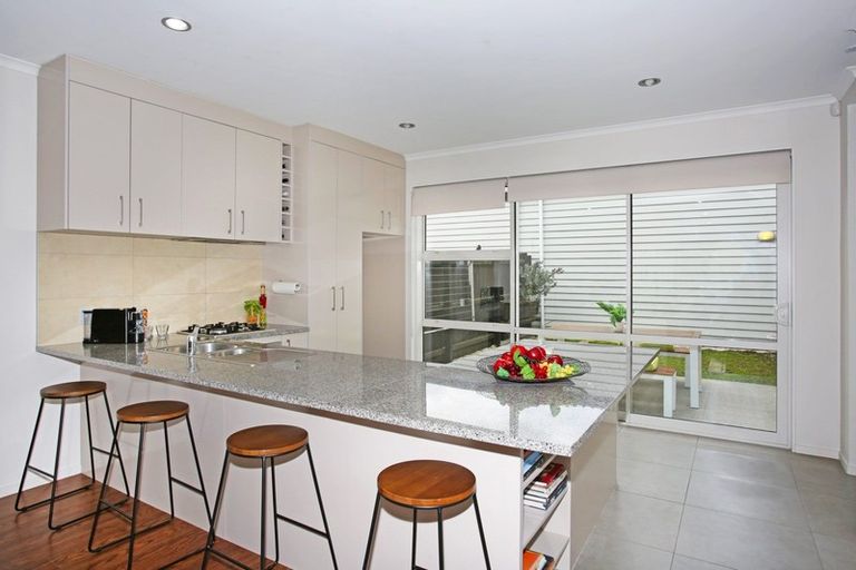 Photo of property in 27 Hakawai Avenue, Takanini, 2112