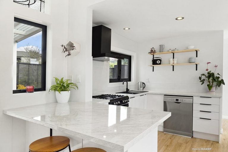 Photo of property in 10 Tarawera Road, Johnsonville, Wellington, 6037