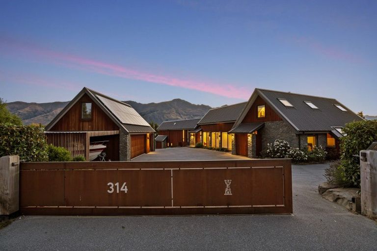 Photo of property in 314 Beacon Point Road, Wanaka, 9305