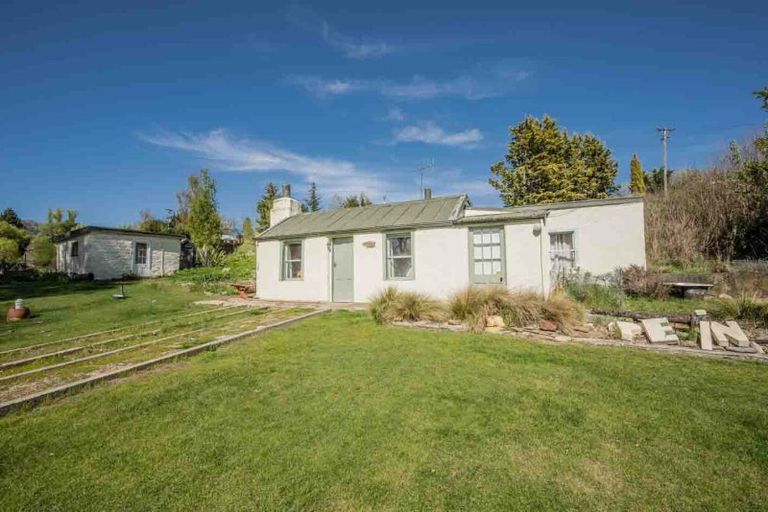Photo of property in Ledingham Cottage, 46 Mcskimming Road, Patearoa, 9398
