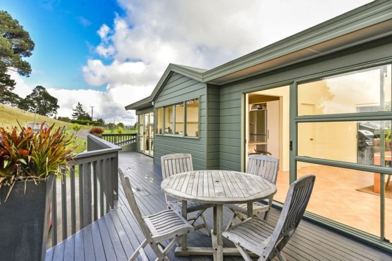 Photo of property in 15 Brookdale Road, Paremoremo, Albany, 0793