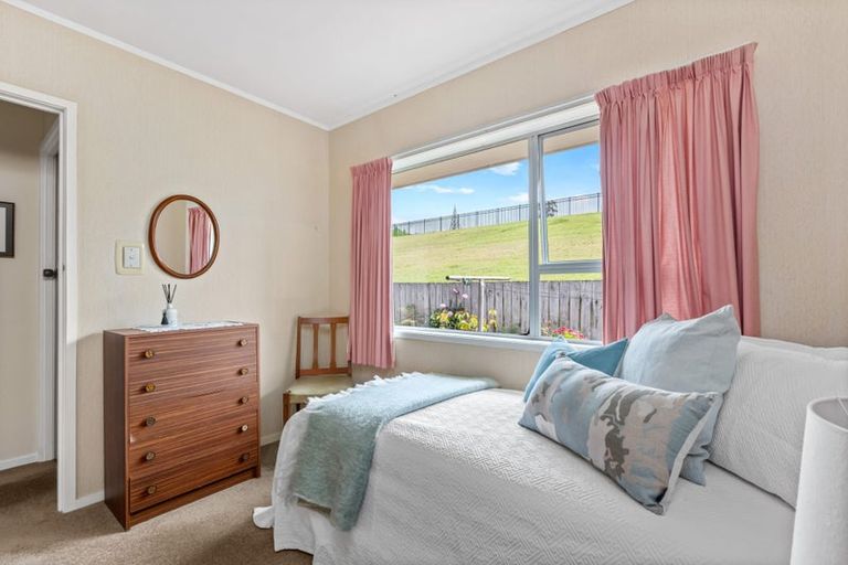 Photo of property in 1/15 Battle Place, Glenfield, Auckland, 0629