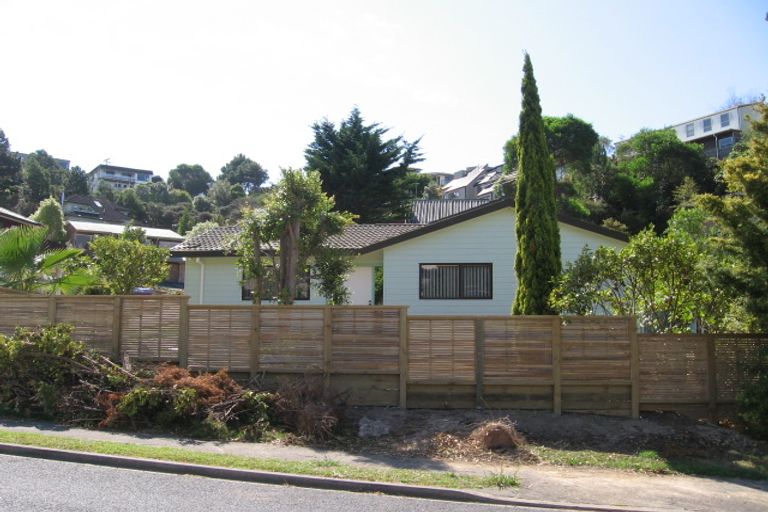 Photo of property in 29 Penguin Drive, Murrays Bay, Auckland, 0630