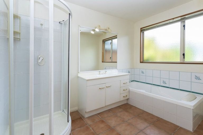 Photo of property in 94 Memorial Avenue, Ilam, Christchurch, 8053