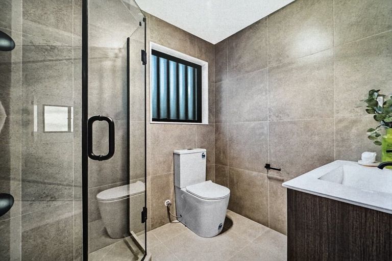 Photo of property in 6/81 Vodanovich Road, Te Atatu South, Auckland, 0610