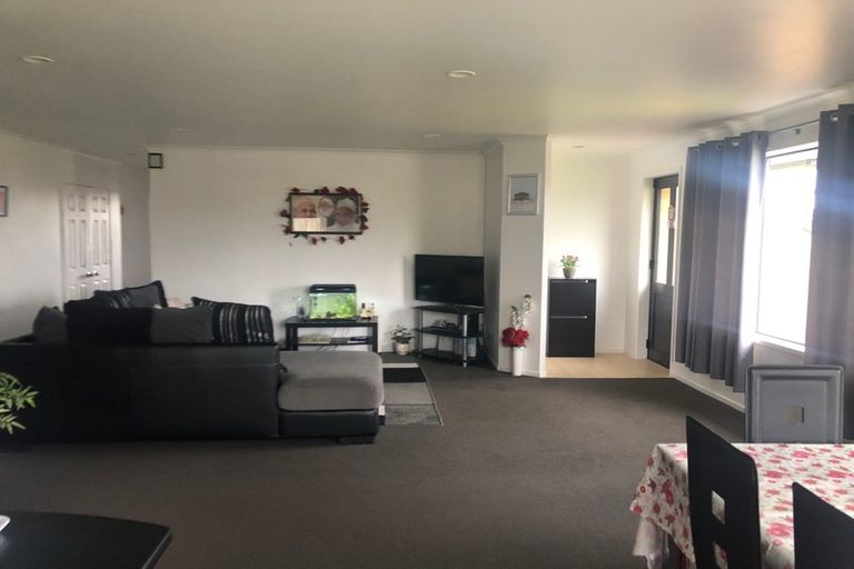 Photo of property in 21 San Domingo Rise, Henderson, Auckland, 0612