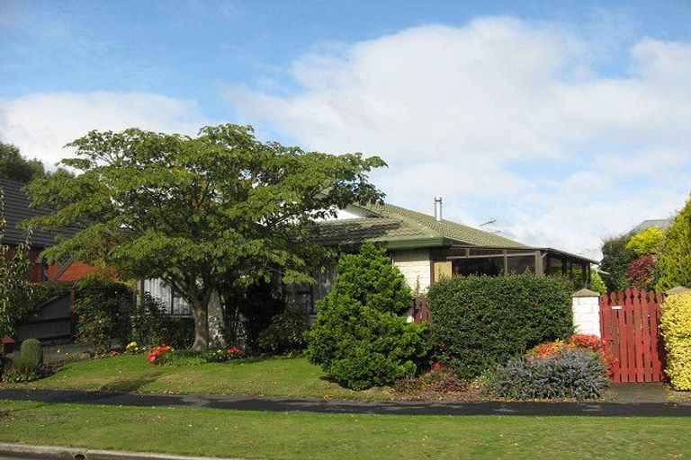 Photo of property in 15 Sayers Crescent, Ilam, Christchurch, 8041