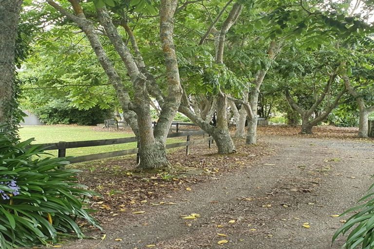 Photo of property in 4 Railway Terrace, Ohau, Levin, 5570