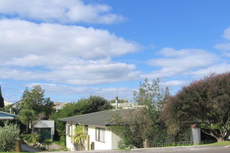 Photo of property in 65 Oceanview Road, Mount Maunganui, 3116