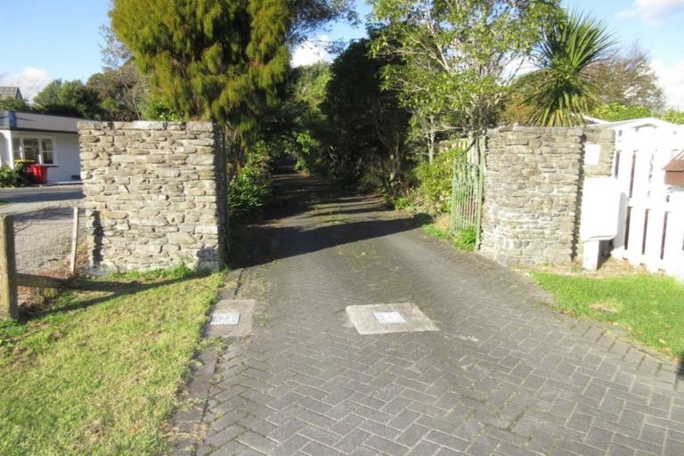 Photo of property in 195 Te Moana Road, Waikanae, 5036