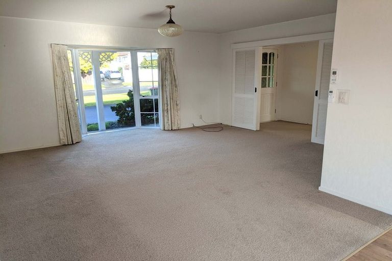 Photo of property in 18 Cromdale Avenue, Highland Park, Auckland, 2010