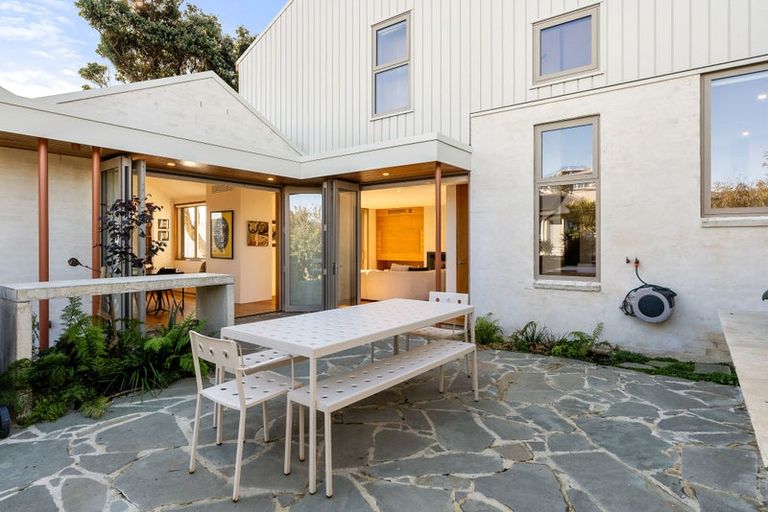 Photo of property in 41a The Crescent, Roseneath, Wellington, 6011