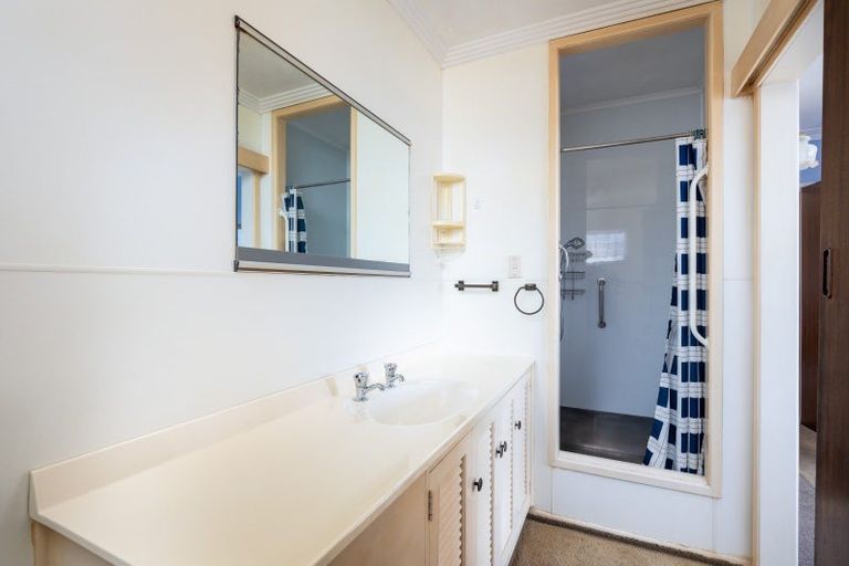 Photo of property in 21 Bayly Road, Moturoa, New Plymouth, 4310