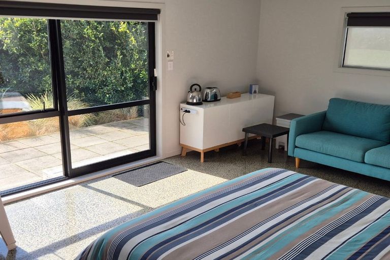 Photo of property in 330 Cable Bay Block Road, Cable Bay, 0420