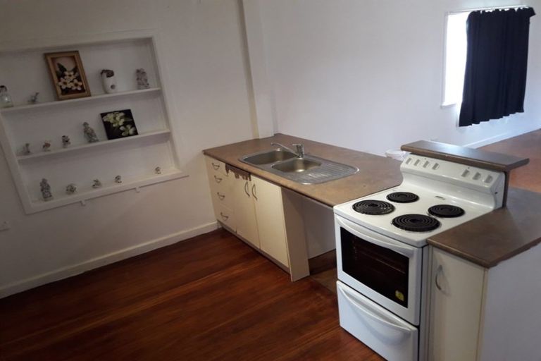 Photo of property in 24 Freyberg Avenue, Papatoetoe, Auckland, 2104