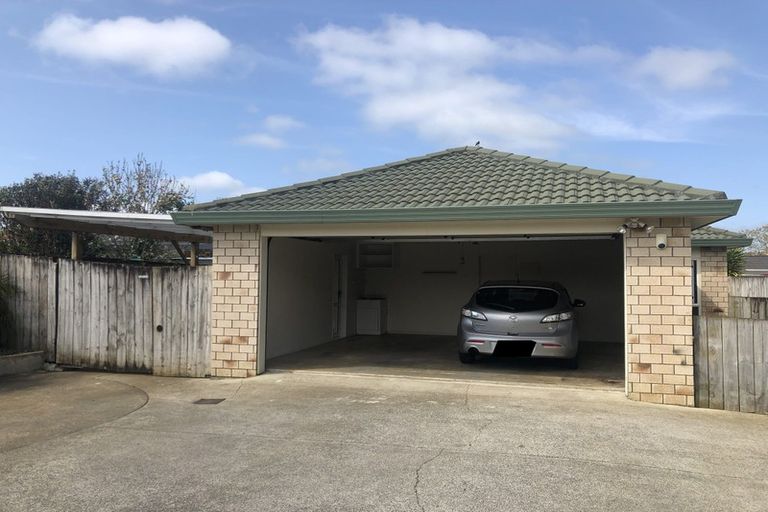 Photo of property in 18 Ranch Place, Pukekohe, 2120