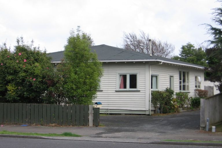 Photo of property in 30 Marne Street, Hokowhitu, Palmerston North, 4410