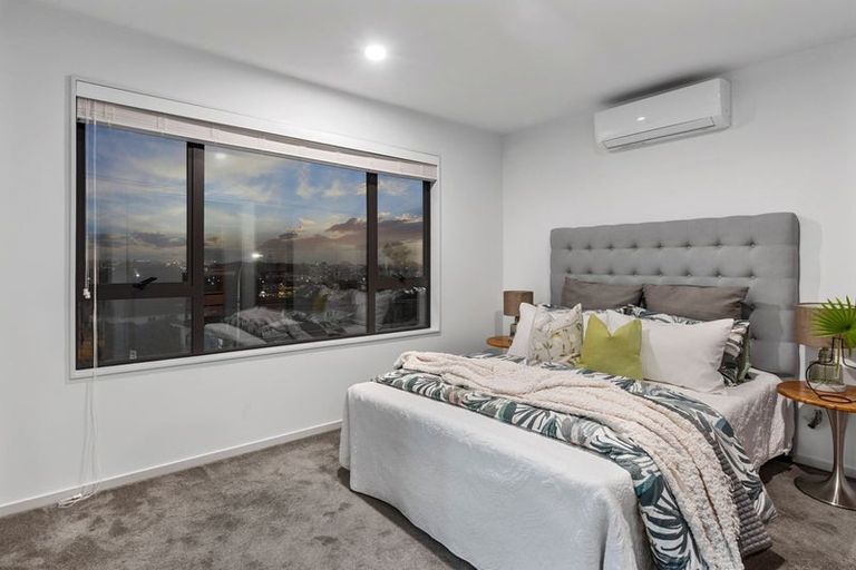 Photo of property in 2c Fowler Street, Northcote, Auckland, 0627