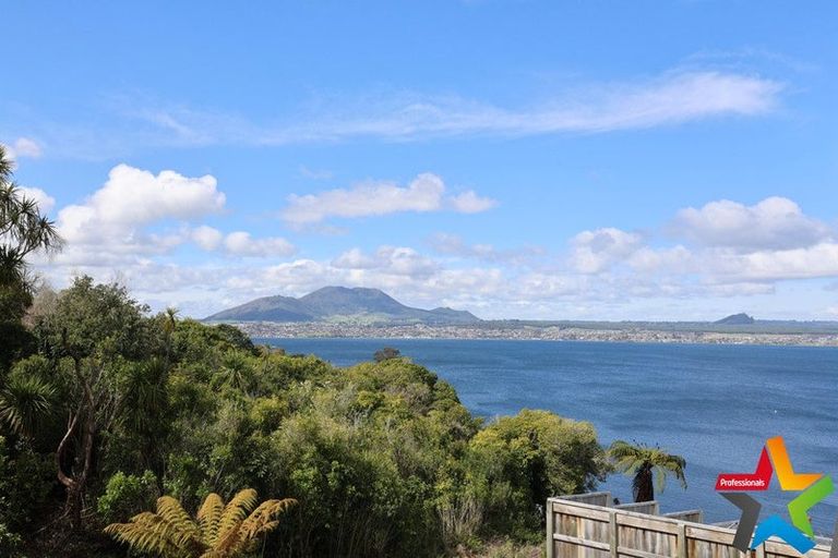 Photo of property in 31 Ewing Grove, Acacia Bay, Taupo, 3330
