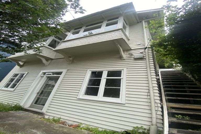 Photo of property in 35 Adams Terrace, Aro Valley, Wellington, 6021