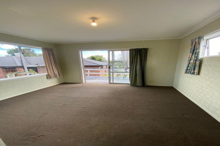 Photo of property in 52 Hobart Crescent, Wattle Downs, Auckland, 2103