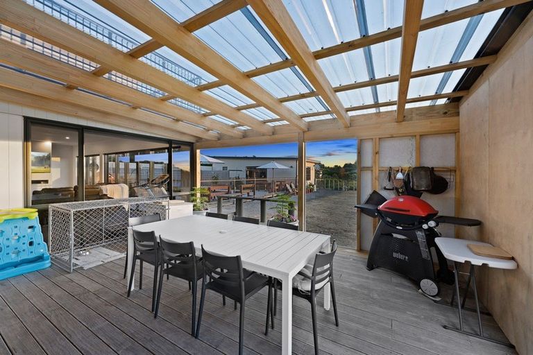 Photo of property in 27 Raukawa Road, Peka Peka, Waikanae, 5391